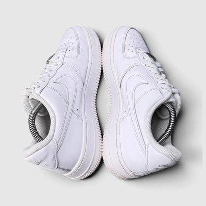 Nike Air Force 1 Low Triple White, buty sportowe damskie w bardzo dobrym stanie rozmiar 38, widok z góry