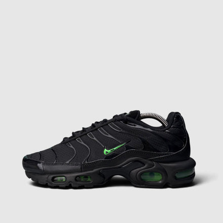 Nike Air Max Plus Green Strike, buty sportowe męskie w bardzo dobrym stanie rozmiar 41, boczny profil, lewa strona