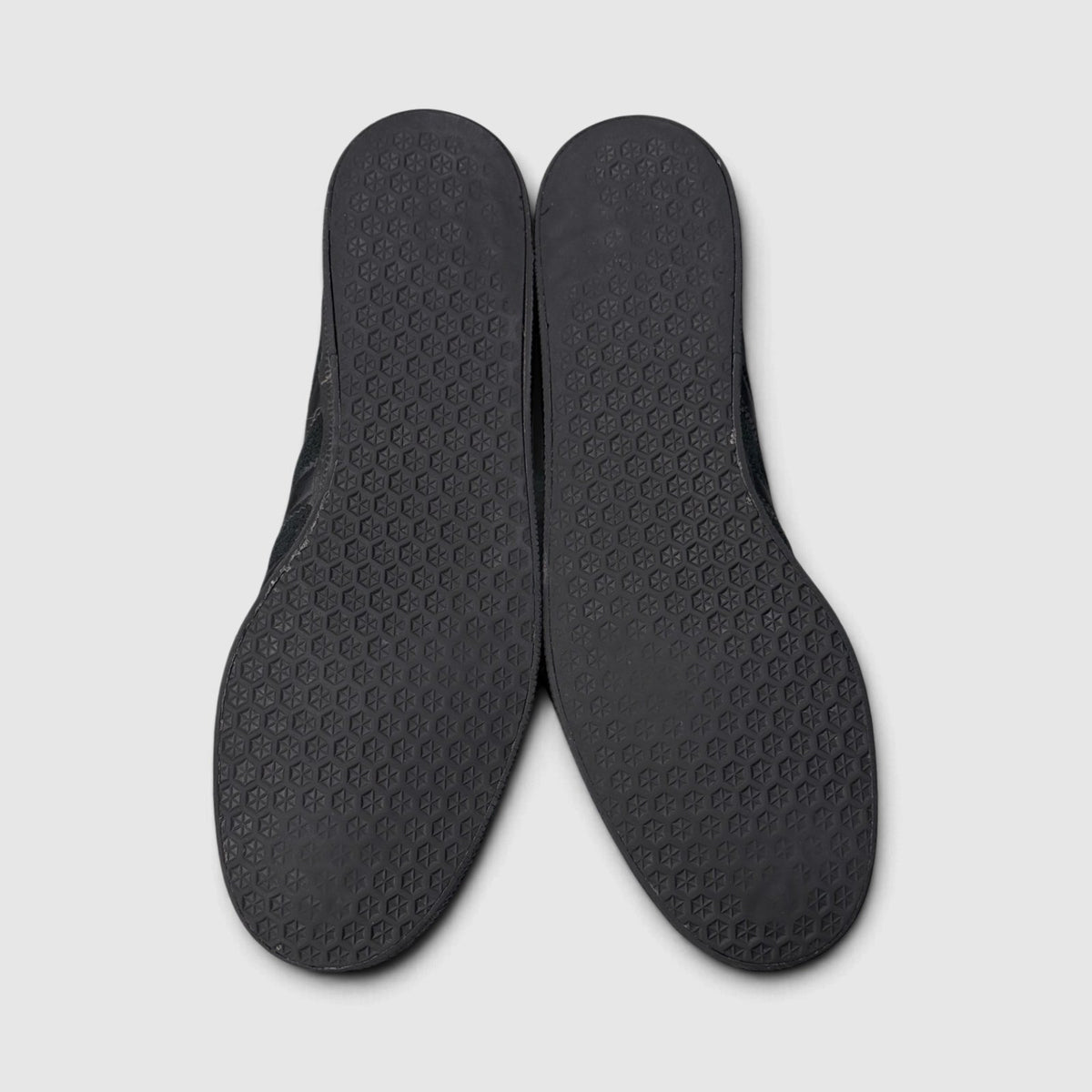 Adidas Gazelle Triple Black, buty sportowe męskie w bardzo dobrym stanie rozmiar 45 1/3, podeszwa