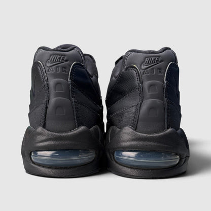 Nike Air Max 95 OG Black, buty sportowe męskie w bardzo dobrym stanie rozmiar 45, widok z tyłu