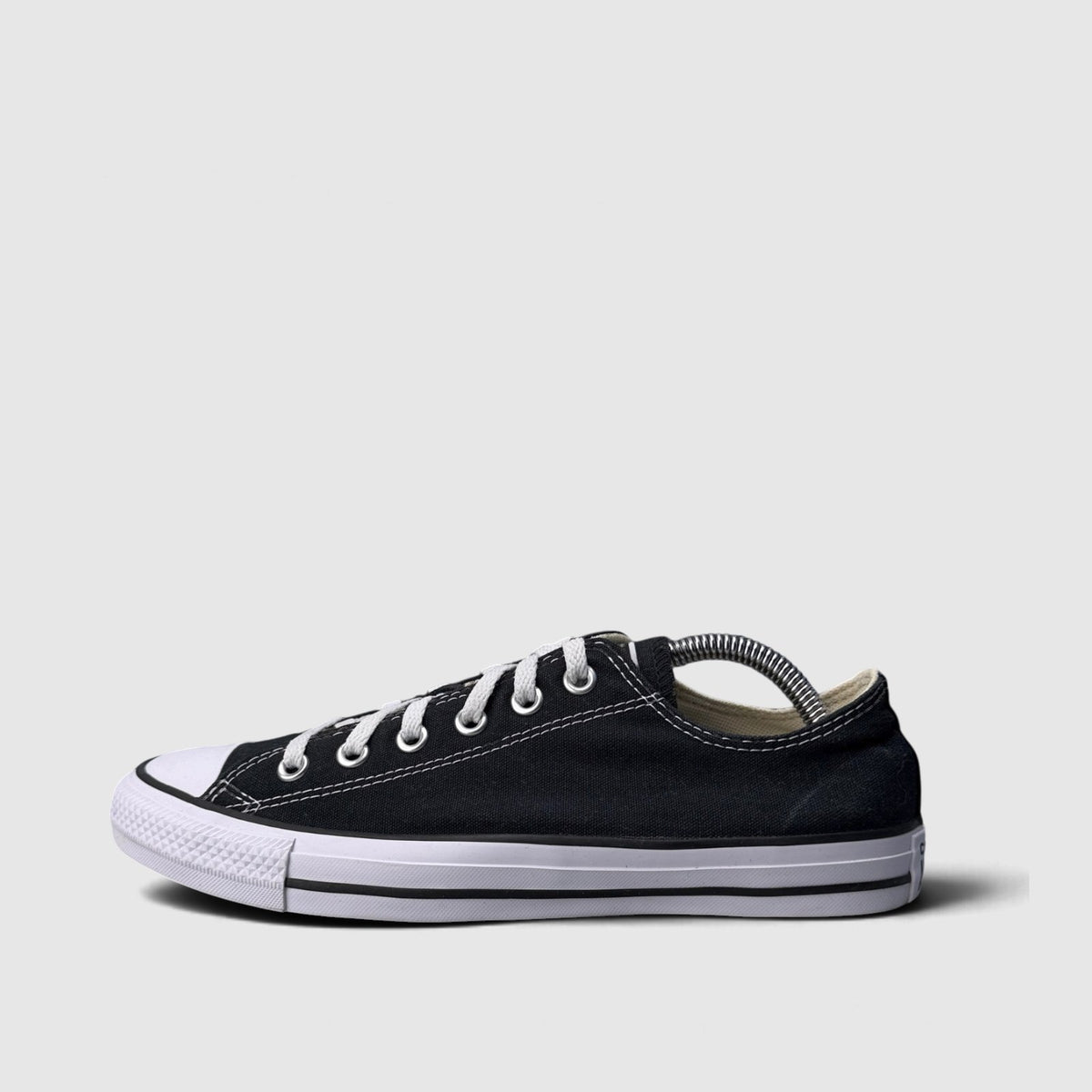 Converse Chuck Taylor All Star Black, buty sportowe męskie w bardzo dobrym stanie rozmiar 41, boczny profil, lewa strona