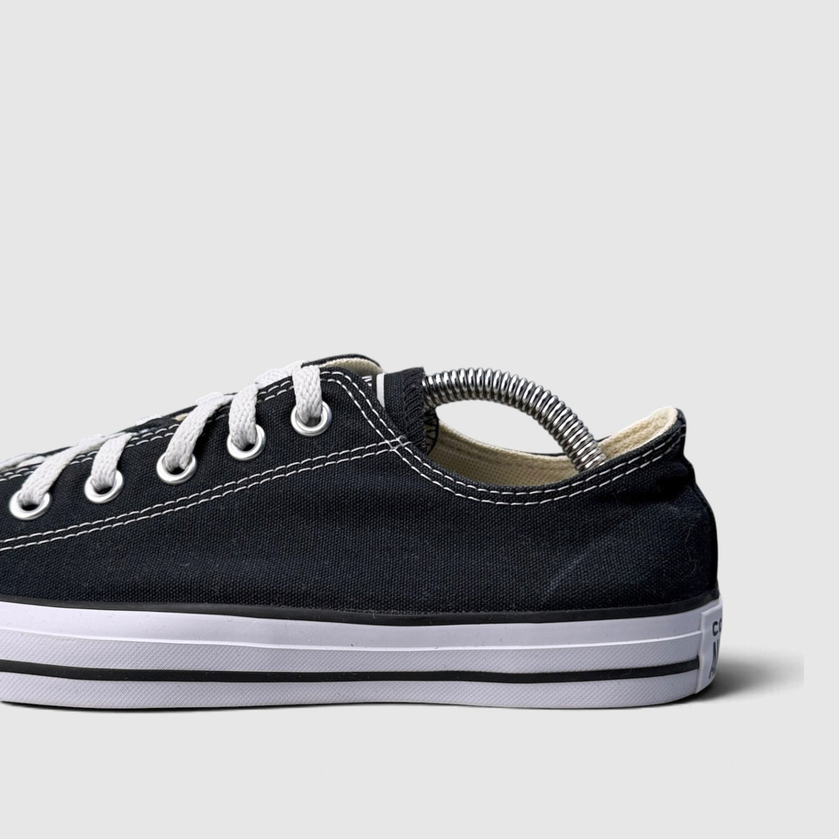 Converse Chuck Taylor All Star Black, buty sportowe męskie w bardzo dobrym stanie rozmiar 41, boczny profil, lewa strona