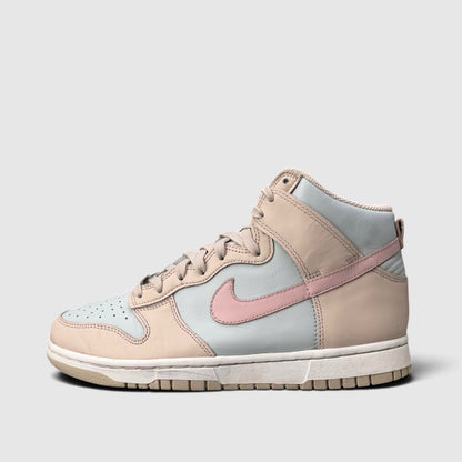 Nike Dunk High, buty sportowe damskie w bardzo dobrym stanie rozmiar 39, boczny profil, lewa strona