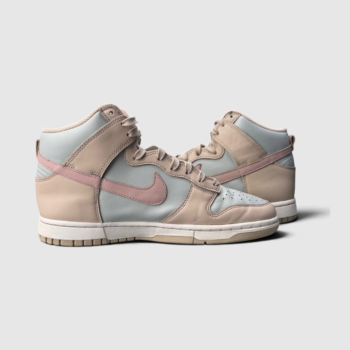 Nike Dunk High, buty sportowe damskie w bardzo dobrym stanie rozmiar 39, para butów