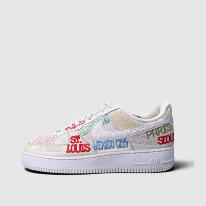 Nike Air Force 1 '07 LV8, buty sportowe męskie w bardzo dobrym stanie rozmiar 44, boczny profil, prawa strona