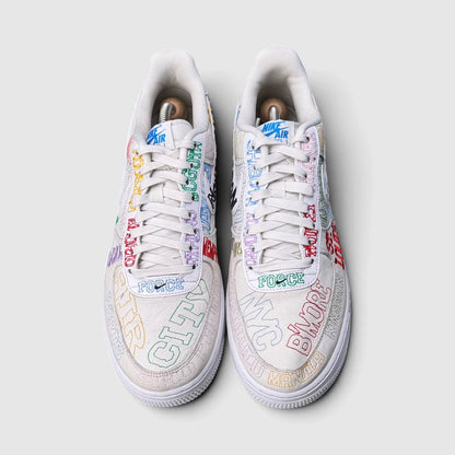 Nike Air Force 1 '07 LV8, buty sportowe męskie w bardzo dobrym stanie rozmiar 44, widok z góry