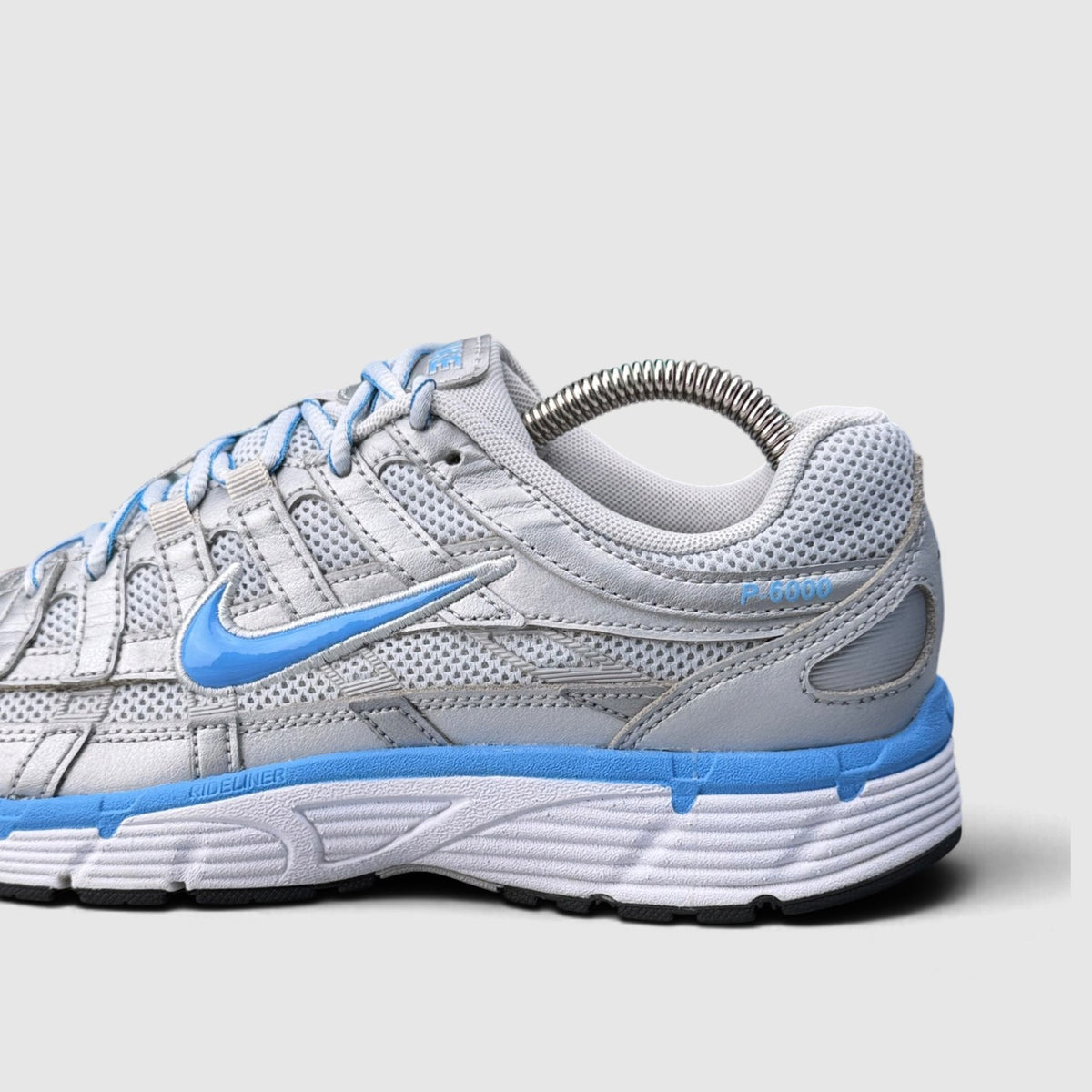 Nike P-6000, buty sportowe damskie w bardzo dobrym stanie rozmiar 40, boczny profil, lewa strona