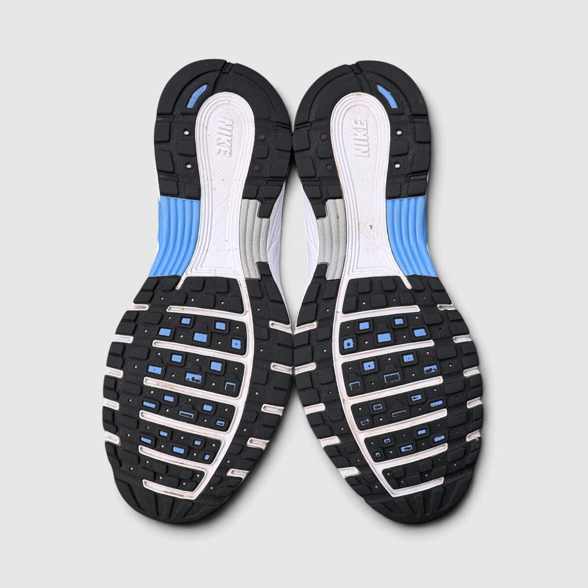 Nike P-6000, buty sportowe damskie w bardzo dobrym stanie rozmiar 40, podeszwa