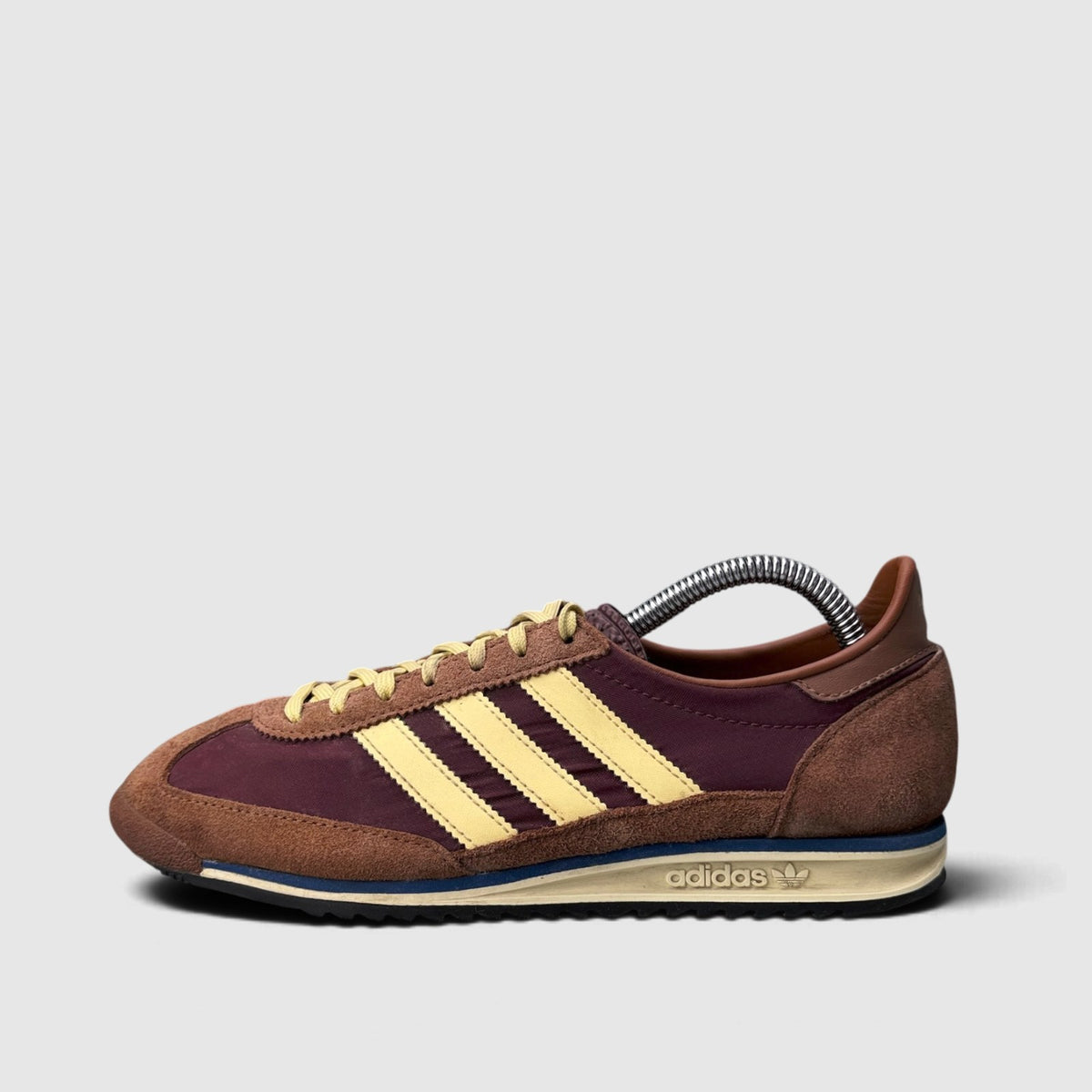 Adidas SL 72 OG, buty sportowe damskie w bardzo dobrym stanie rozmiar 39 1/3, boczny profil, lewa strona
