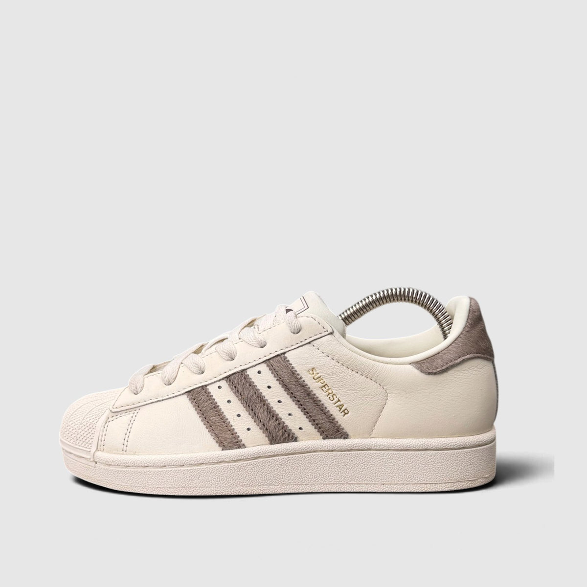 Adidas Superstar II, buty sportowe damskie w bardzo dobrym stanie rozmiar 38 2/3, boczny profil, lewa strona