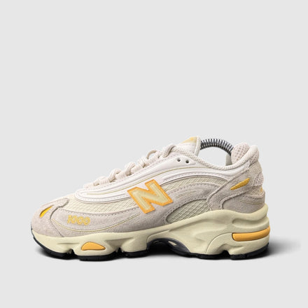 New Balance 1000, buty sportowe damskie w bardzo dobrym stanie rozmiar 36, boczny profil, lewa strona