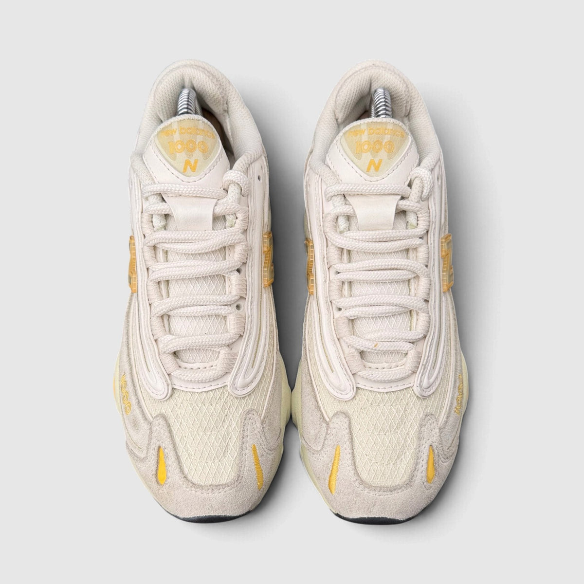 New Balance 1000, buty sportowe damskie w bardzo dobrym stanie rozmiar 36, widok z góry