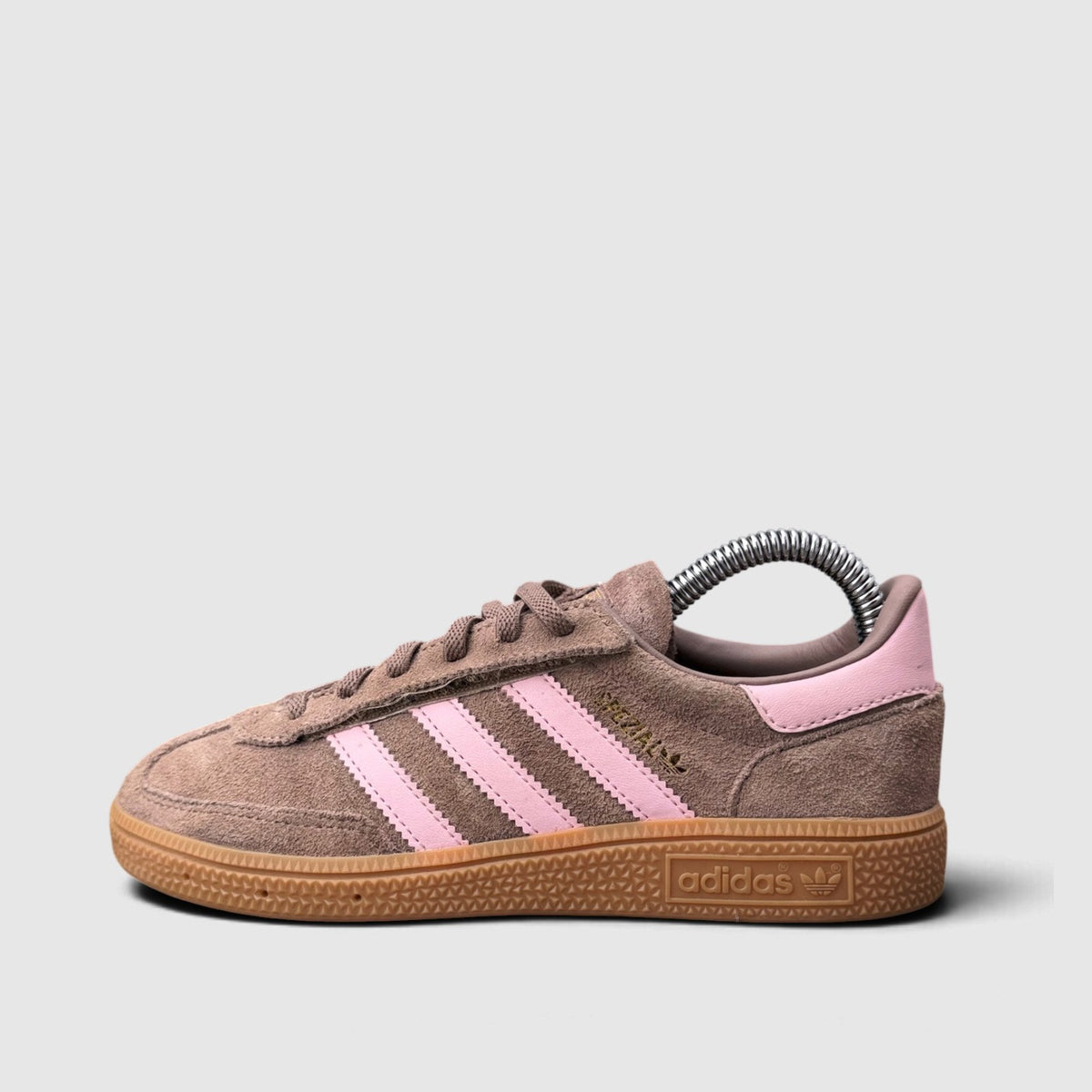 Adidas Handball Spezial, buty sportowe dziecięce w bardzo dobrym stanie rozmiar 33, boczny profil, lewa strona