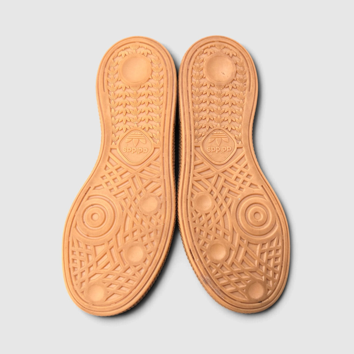 Adidas Handball Spezial, buty sportowe dziecięce w bardzo dobrym stanie rozmiar 33, podeszwa