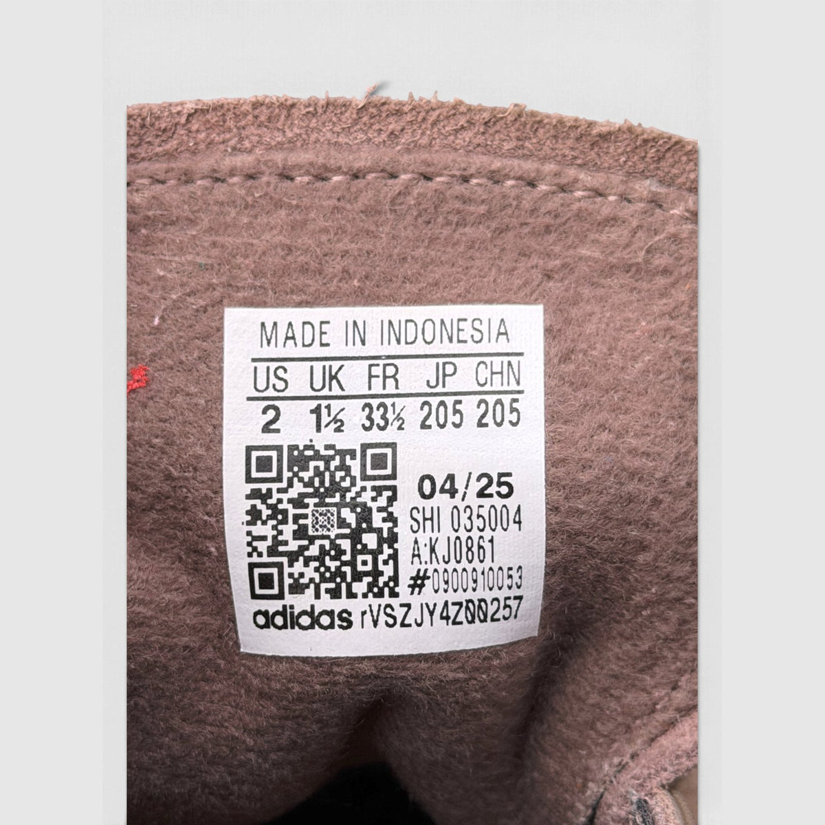 Adidas Handball Spezial, buty sportowe dziecięce w bardzo dobrym stanie rozmiar 33, etykieta z kodem modelu KJ0861