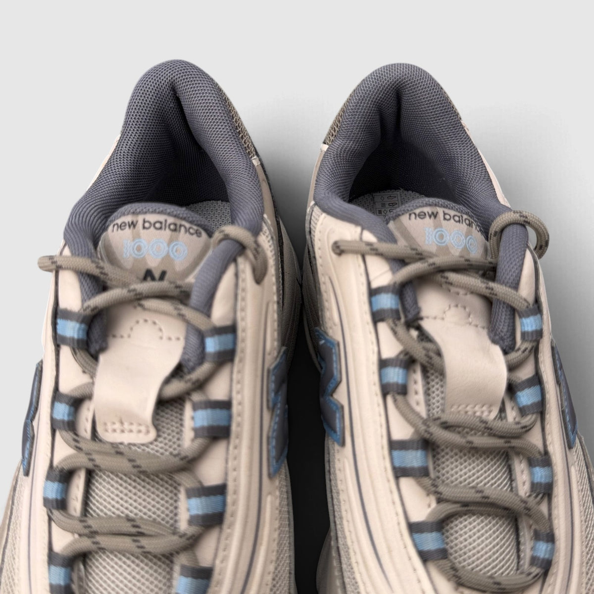 New Balance 1000, buty sportowe damskie w bardzo dobrym stanie rozmiar 37, widok z góry