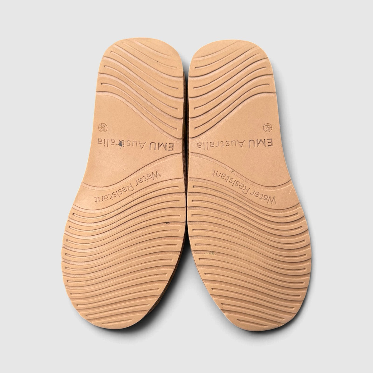UGG Classic, śniegowce damskie w bardzo dobrym stanie rozmiar 38, podeszwa