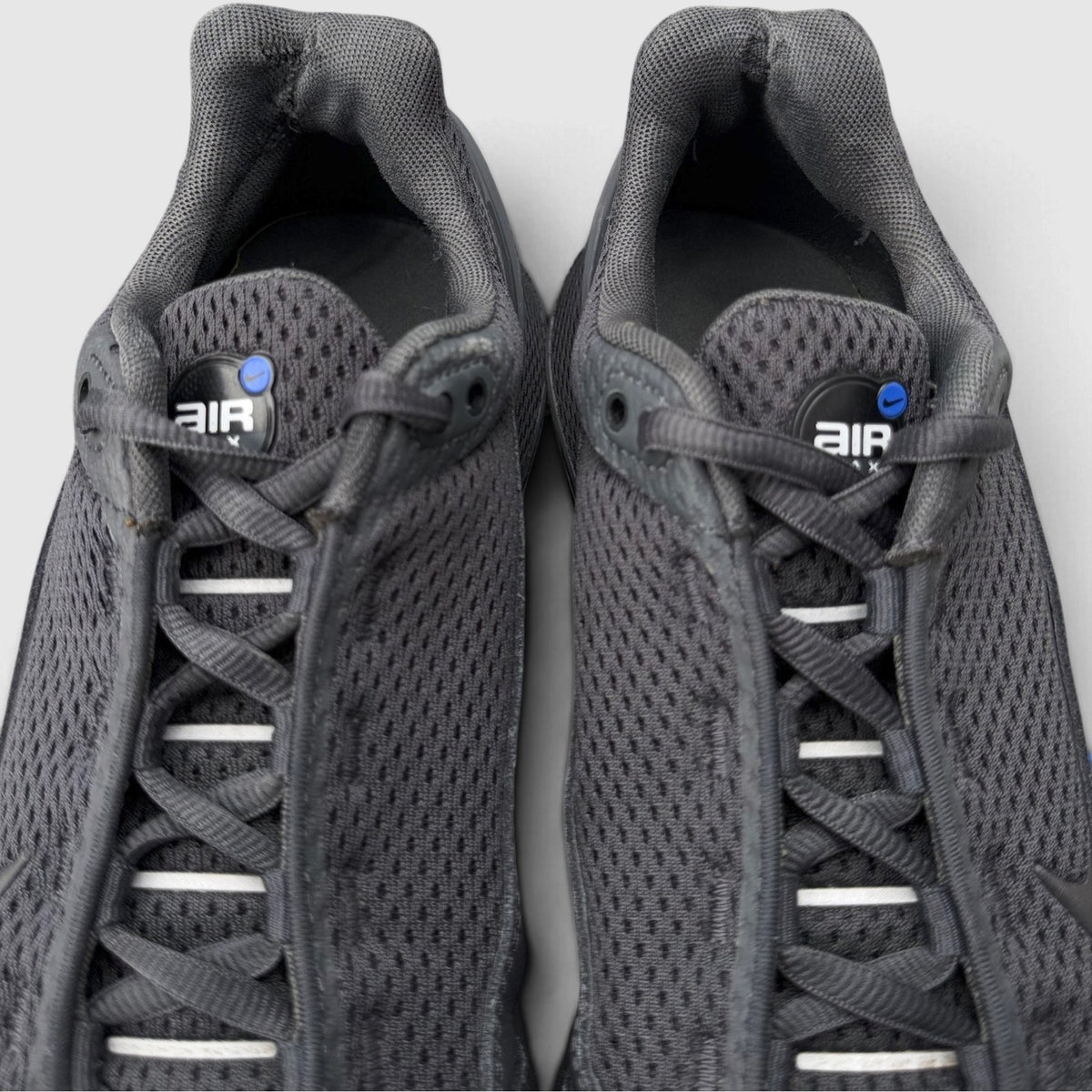 Nike Air Max Alpha Trainer 6 Black/White, buty sportowe męskie w bardzo dobrym stanie rozmiar 43, widok z góry