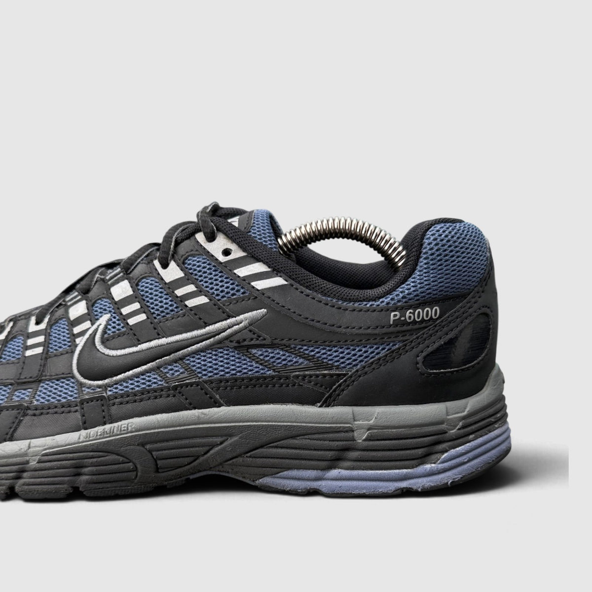 Nike P-6000, buty sportowe męskie w bardzo dobrym stanie rozmiar 42, boczny profil, lewa strona
