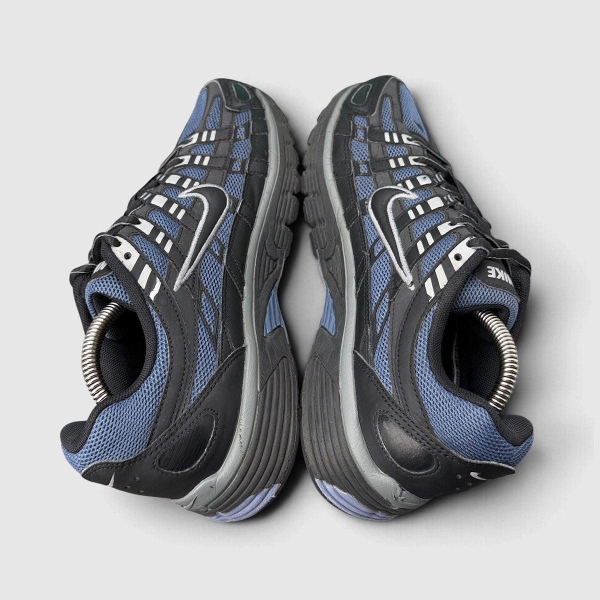 Nike P-6000, buty sportowe męskie w bardzo dobrym stanie rozmiar 42, para butów