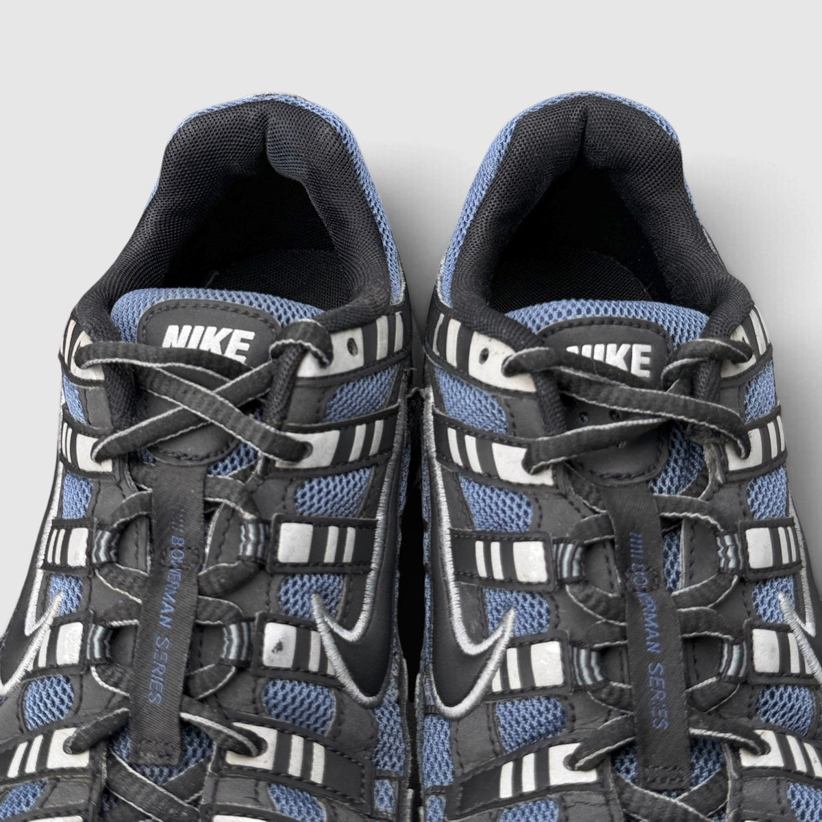 Nike P-6000, buty sportowe męskie w bardzo dobrym stanie rozmiar 42, widok z góry