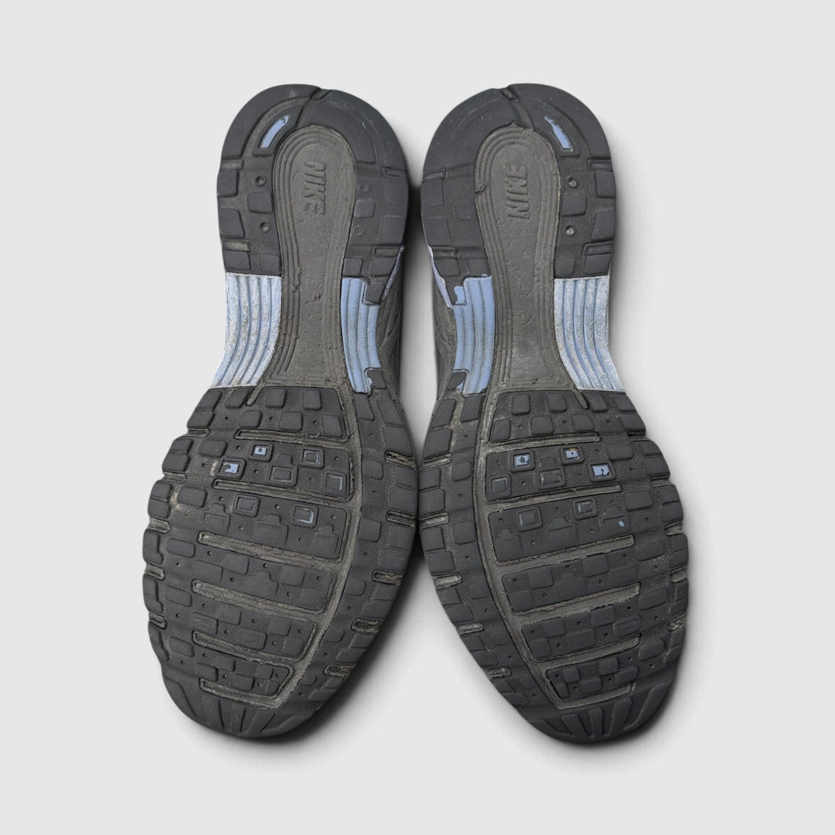 Nike P-6000, buty sportowe męskie w bardzo dobrym stanie rozmiar 42, podeszwa