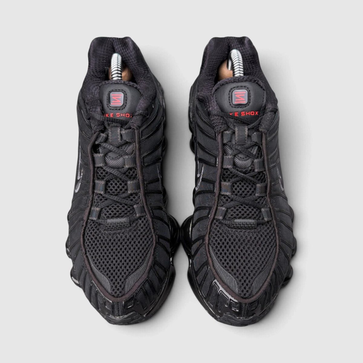 Nike Shox TL Triple Black, buty sportowe damskie w bardzo dobrym stanie rozmiar 37.5, widok z przodu