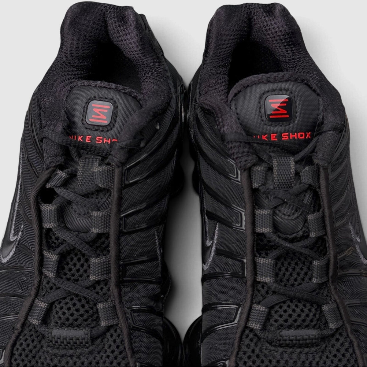 Nike Shox TL Triple Black, buty sportowe damskie w bardzo dobrym stanie rozmiar 37.5, język buta