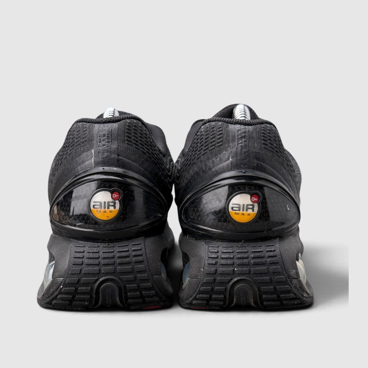 Nike Air Max DN, buty sportowe damskie w bardzo dobrym stanie rozmiar 38, widok z tyłu