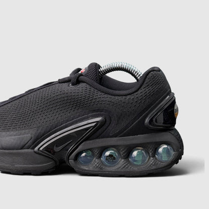 Nike Air Max DN, buty sportowe damskie w bardzo dobrym stanie rozmiar 38, boczny profil, prawa strona