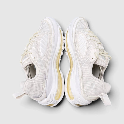 Nike Air Max 98 Triple White, buty sportowe męskie w bardzo dobrym stanie rozmiar 43, widok z góry