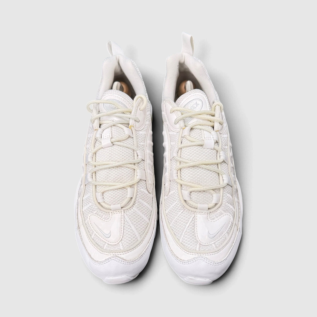 Nike Air Max 98 Triple White, buty sportowe męskie w bardzo dobrym stanie rozmiar 43, widok z góry