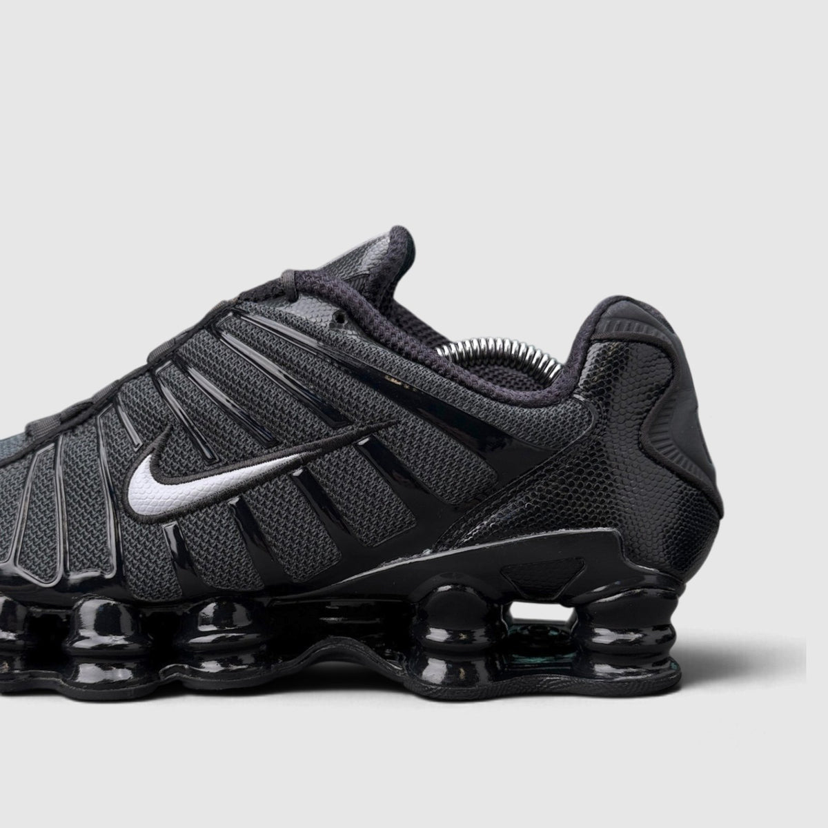 Nike Shox TL, buty sportowe męskie w bardzo dobrym stanie rozmiar 43, boczny profil, prawa strona