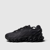 Nike Air Max DN8 Triple Black, buty sportowe męskie w bardzo dobrym stanie rozmiar 42.5, boczny profil, lewa strona
