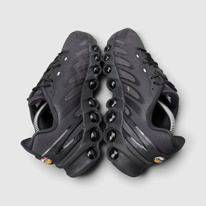Nike Air Max DN8 Triple Black, buty sportowe męskie w bardzo dobrym stanie rozmiar 42.5, widok z góry