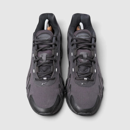 Nike Air Max DN8 Triple Black, buty sportowe męskie w bardzo dobrym stanie rozmiar 42.5, widok z przodu