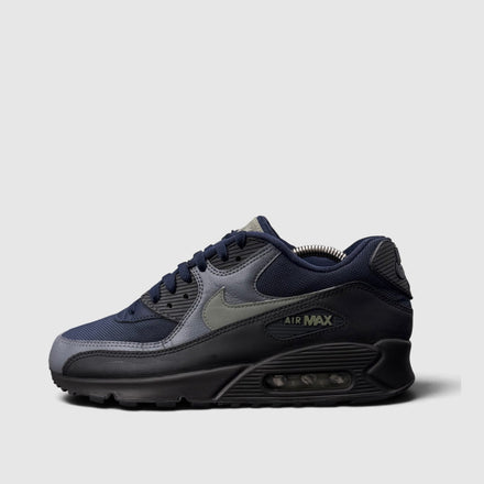 Nike Air Max 90, buty sportowe męskie w bardzo dobrym stanie rozmiar 41, boczny profil, lewa strona