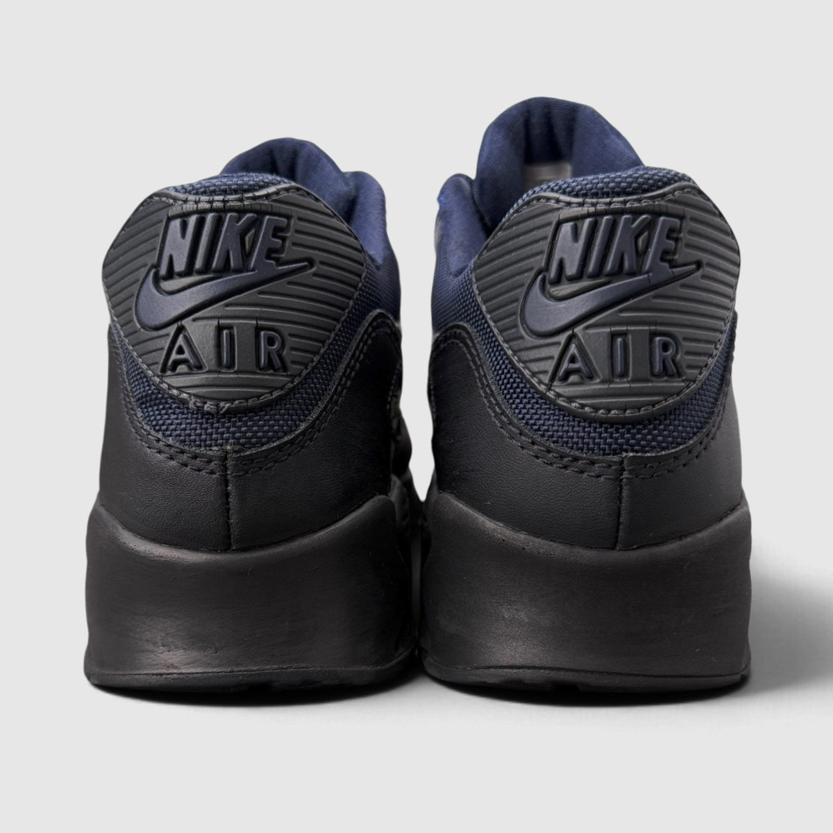 Nike Air Max 90, buty sportowe męskie w bardzo dobrym stanie rozmiar 41, widok z tyłu