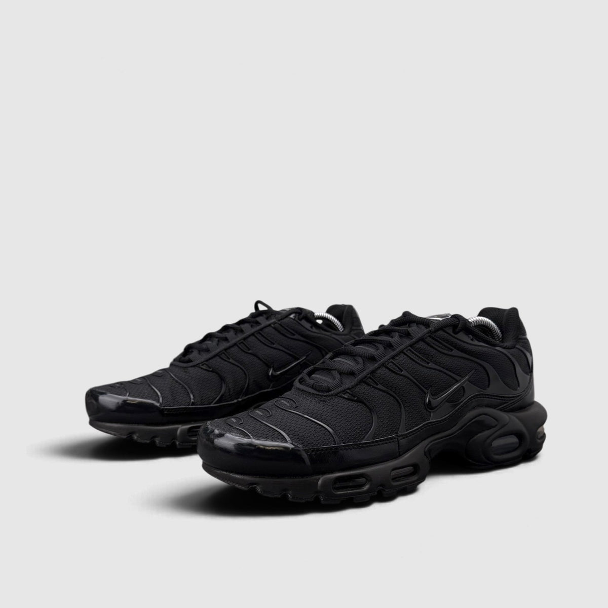 Nike Air Max Plus Triple Black, buty sportowe męskie w bardzo dobrym stanie rozmiar 44, para butów