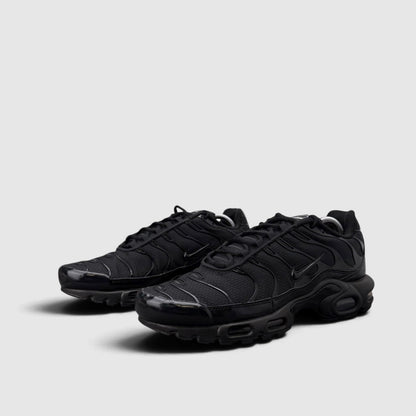 Nike Air Max Plus Triple Black, buty sportowe męskie w bardzo dobrym stanie rozmiar 44, para butów