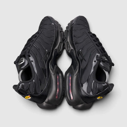 Nike Air Max Plus Triple Black, buty sportowe męskie w bardzo dobrym stanie rozmiar 44, widok z góry