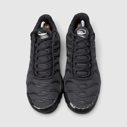 Nike Air Max Plus Triple Black, buty sportowe męskie w bardzo dobrym stanie rozmiar 44, widok z góry