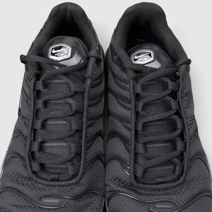 Nike Air Max Plus Triple Black, buty sportowe męskie w bardzo dobrym stanie rozmiar 44, widok z góry
