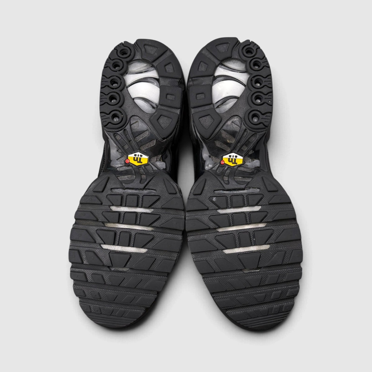 Nike Air Max Plus Triple Black, buty sportowe męskie w bardzo dobrym stanie rozmiar 44, podeszwa