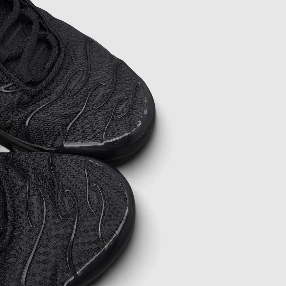 Nike Air Max Plus Triple Black, buty sportowe męskie w bardzo dobrym stanie rozmiar 44, detal