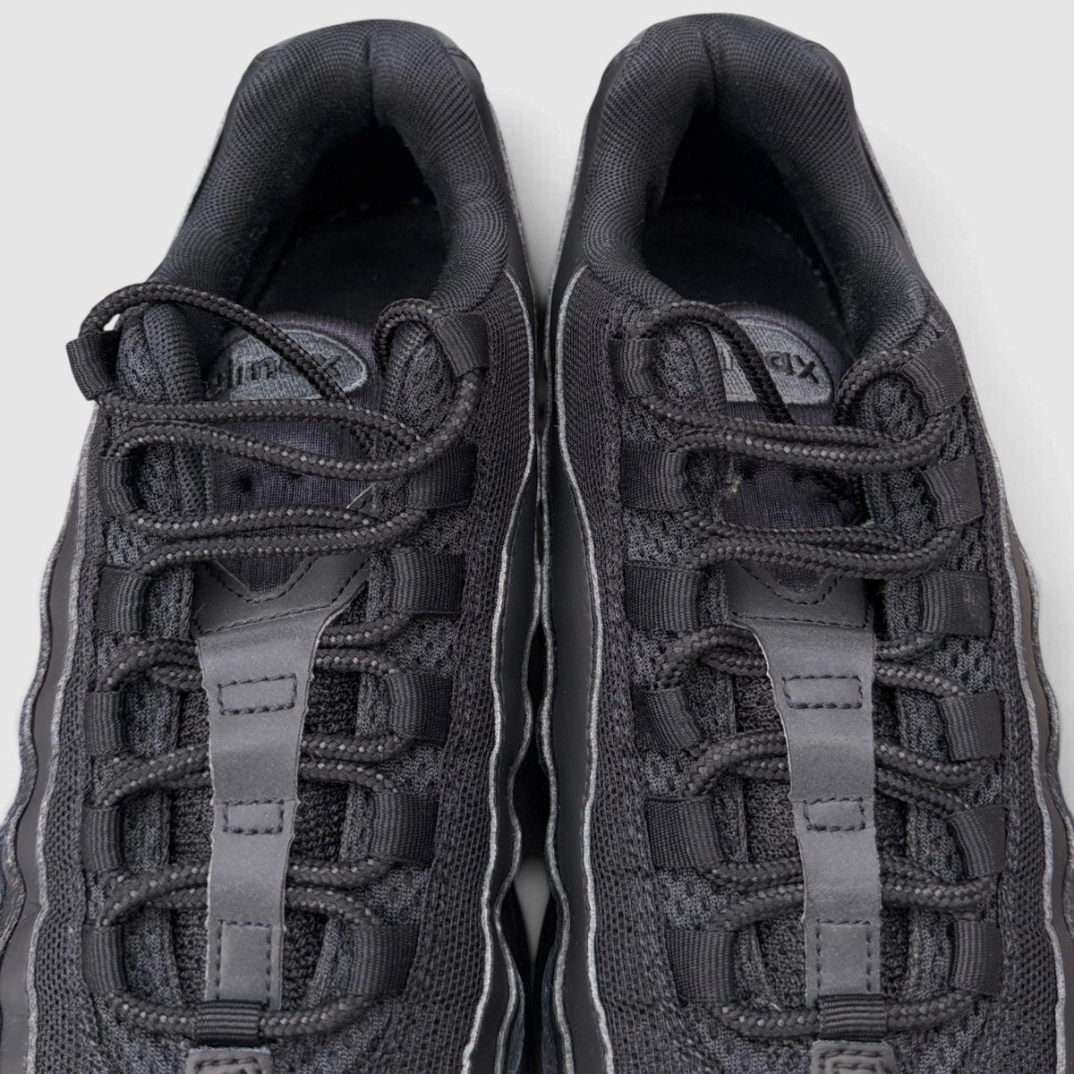Nike Air Max 95 OG Black, buty sportowe męskie w bardzo dobrym stanie rozmiar 43, widok z góry