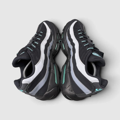 Nike Air Max 95 Aurora Green, buty sportowe męskie w bardzo dobrym stanie rozmiar 45.5, widok z góry