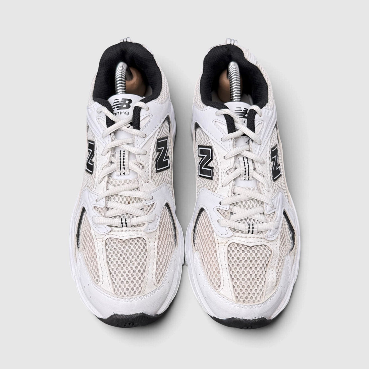 New Balance 530, buty sportowe damskie w bardzo dobrym stanie rozmiar 38.5, widok z przodu
