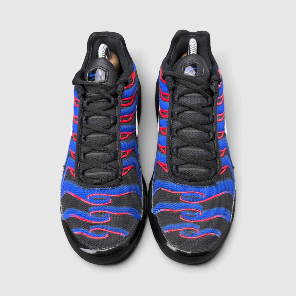 Nike Air Max Plus Spider-Man, buty sportowe męskie w dobrym stanie rozmiar 43, widok z góry