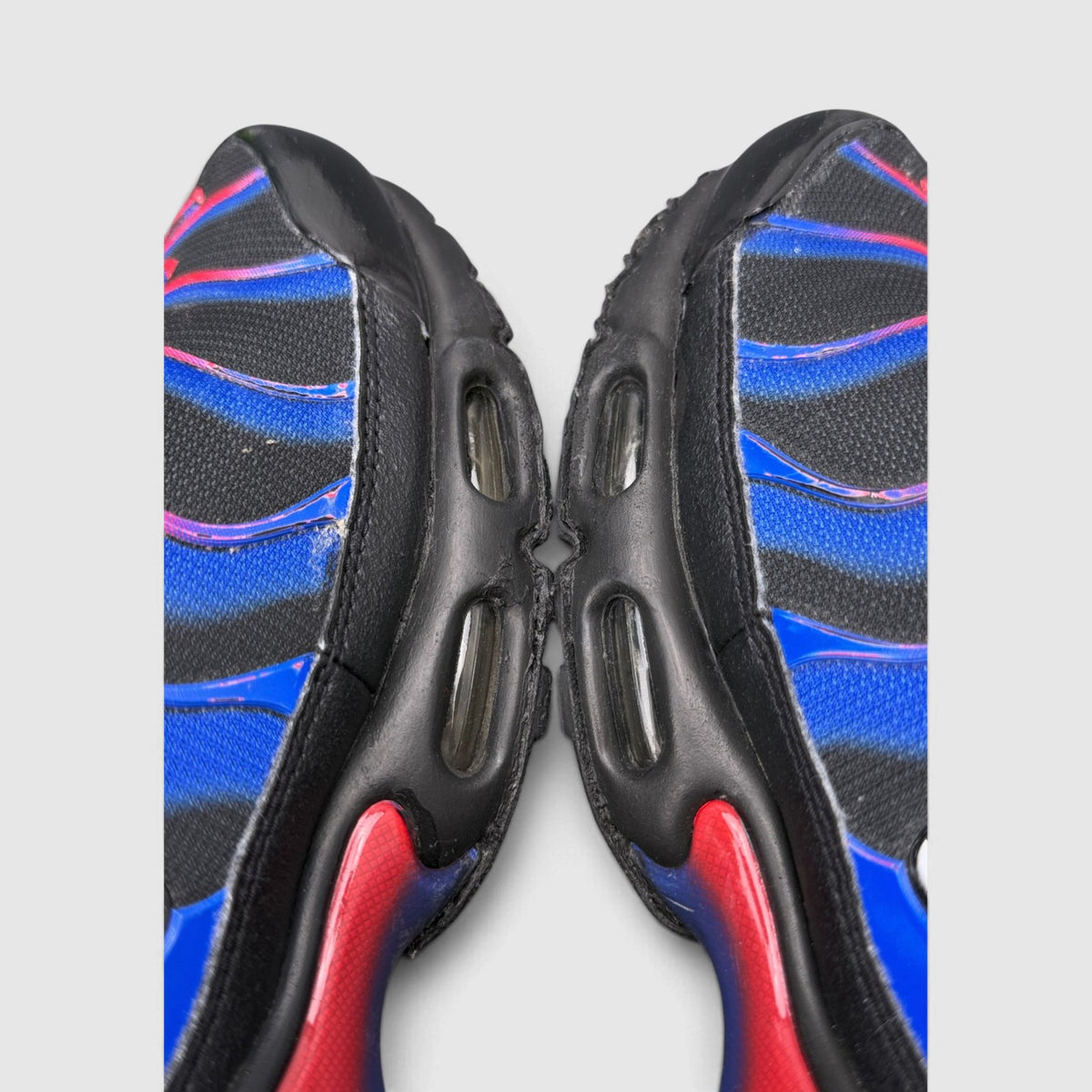 Nike Air Max Plus Spider-Man, buty sportowe męskie w dobrym stanie rozmiar 43, detal
